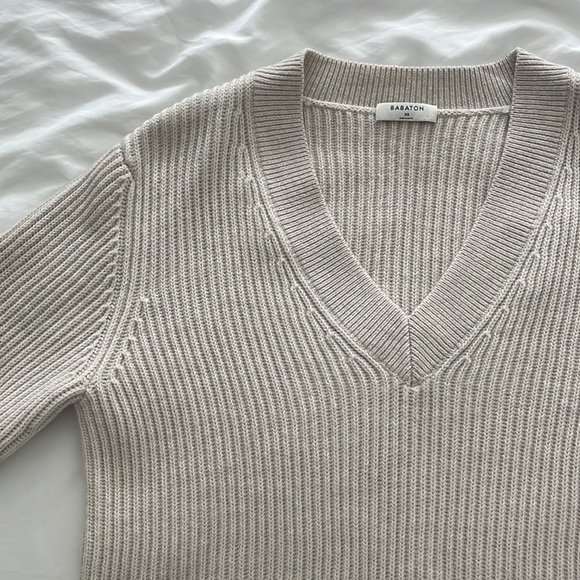 Aritzia Roger Sweater - Picture 3 of 3